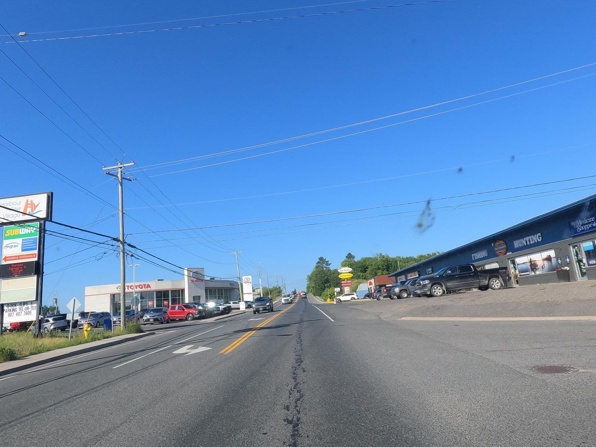 Street view near Tower Motor Hotel, Kenora — © rps333 (CC BY-SA · Mapillary)