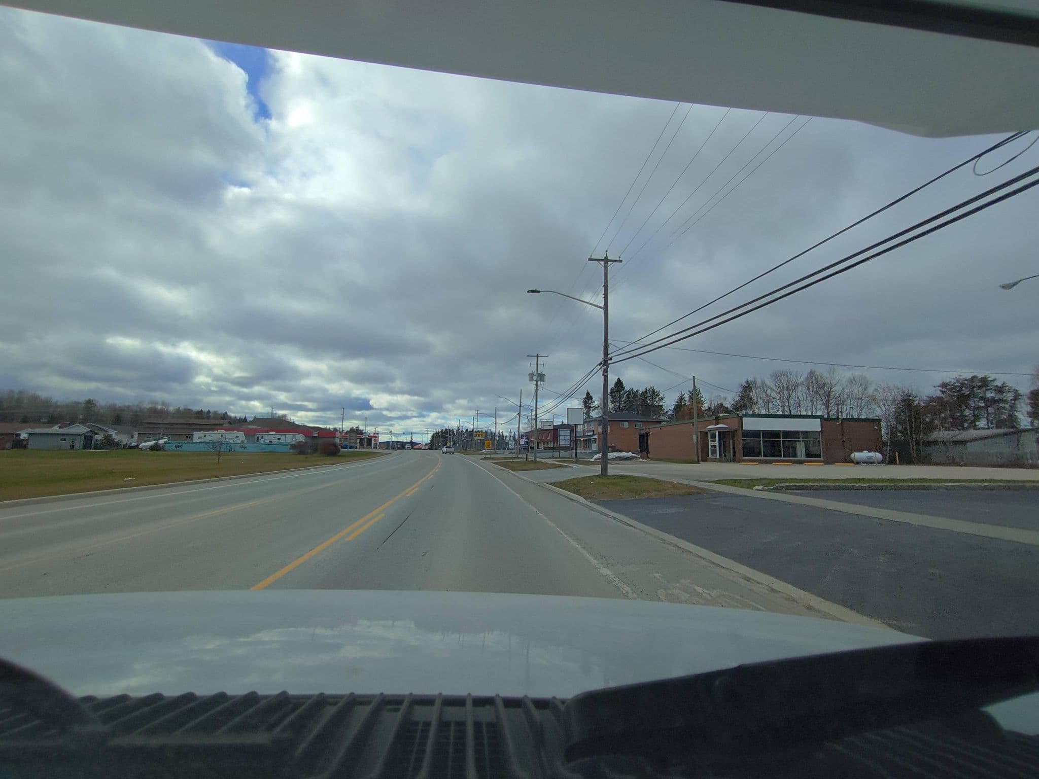 Street view near Sportsman's Hotel, Wawa — © kibour (CC BY-SA · Mapillary)
