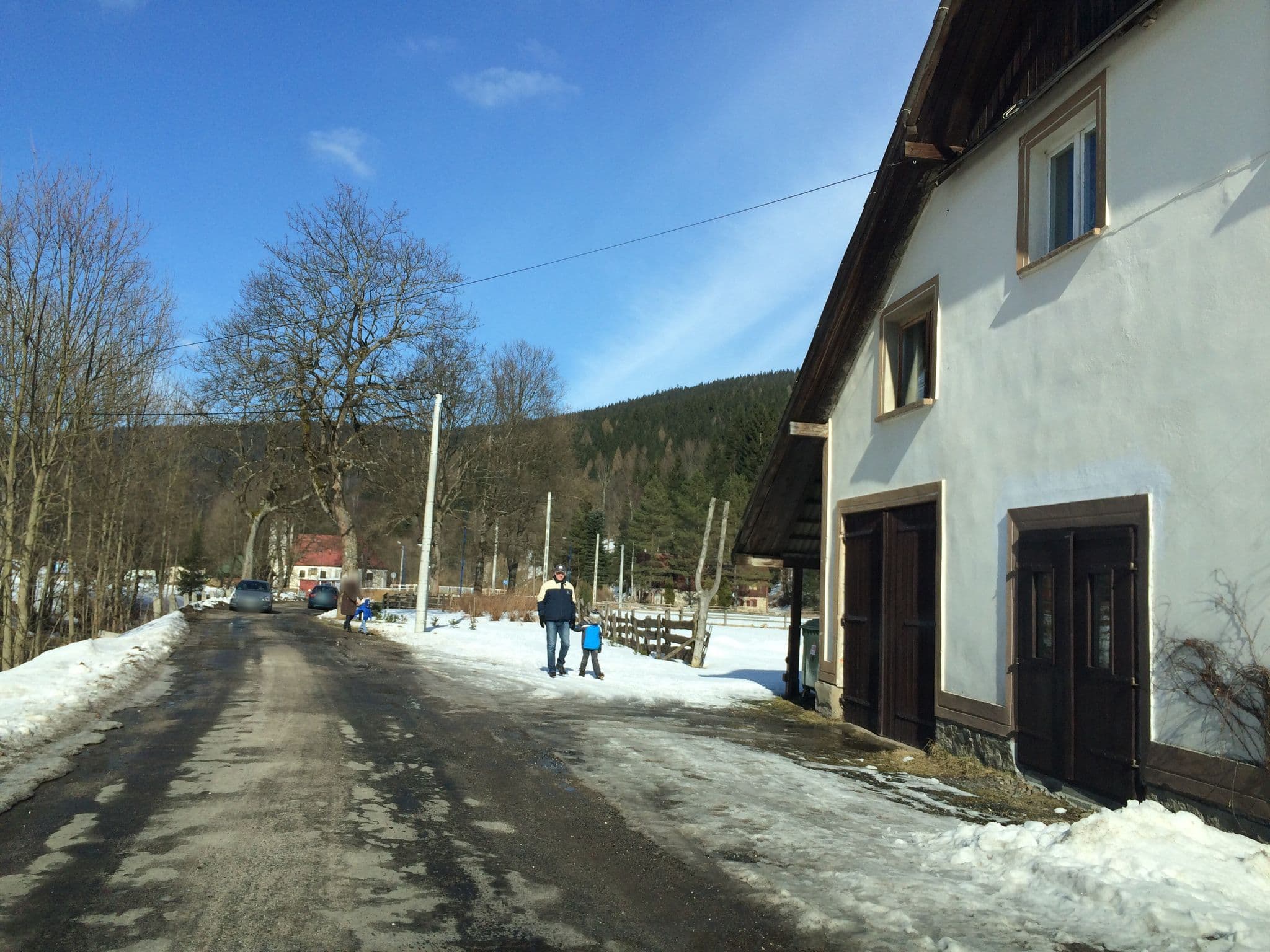 Street view near Dom Gościnny u Majów, Vápenná — © zvid (CC BY-SA · Mapillary)