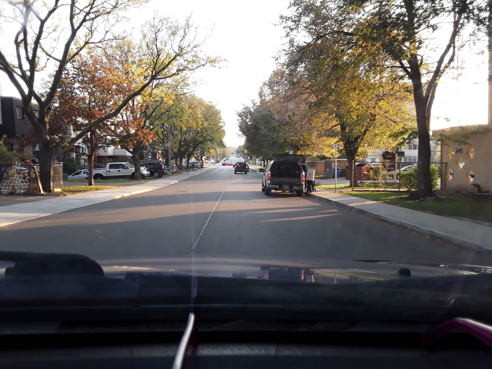 Street view near Crown Plaza, Stoney Creek — © arpadvadasz (CC BY-SA · Mapillary)