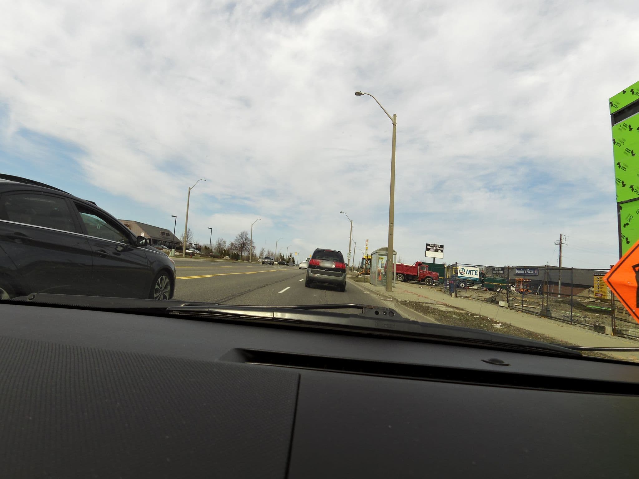 Street view near Howard Johnson, Hamilton — © kevo (CC BY-SA · Mapillary)