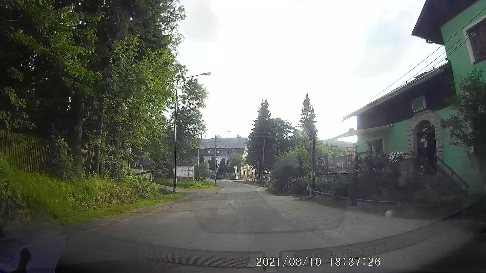 Street view near Zajazd Karłów, Machov — © dasza (CC BY-SA · Mapillary)