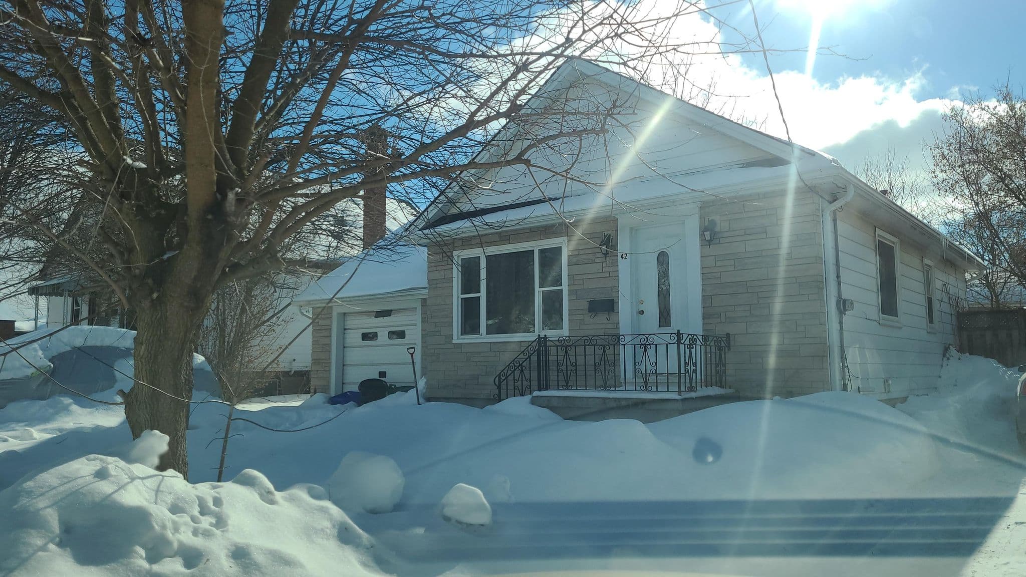 Street view near B & B Concierge, St. Catharines — © houghtob123 (CC BY-SA · Mapillary)
