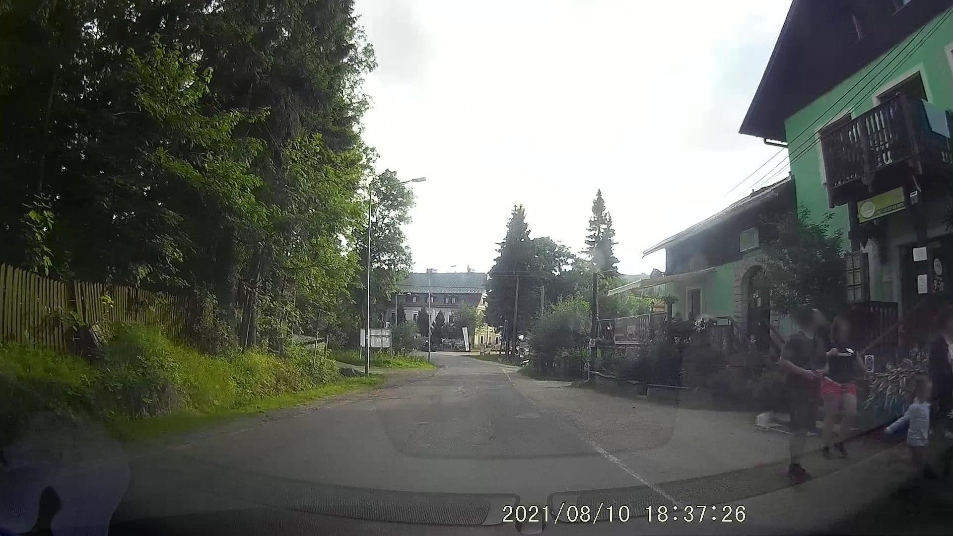 Street view near Zajazd Karłów - Carlsberg, Machov — © dasza (CC BY-SA · Mapillary)