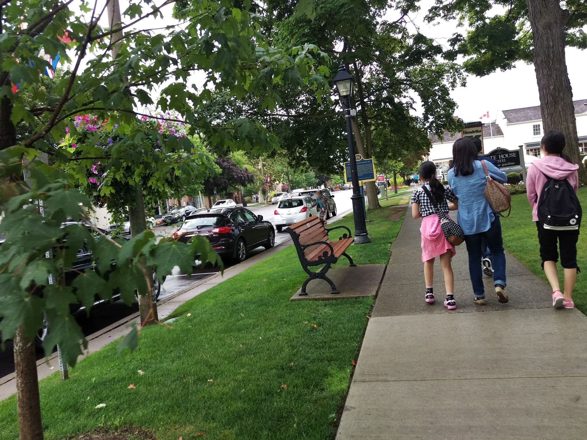 Street view near Hotel Dallavalle & Bella Vita Ristorante, Niagara-on-the-Lake — © aceini (CC BY-SA · Mapillary)