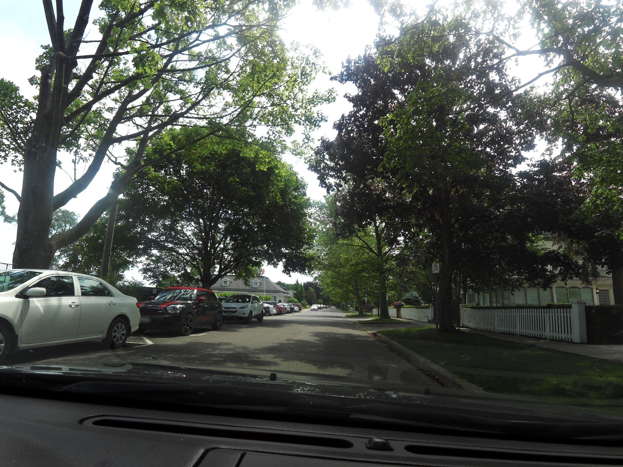 Street view near Rose Room @ Oban Inn, Niagara-on-the-Lake — © kevo (CC BY-SA · Mapillary)