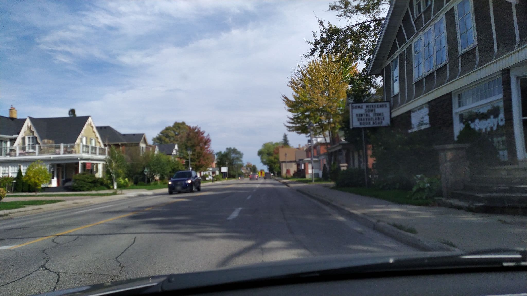 Street view near Woodmont Guest House, Stratford — © sun00 (CC BY-SA · Mapillary)