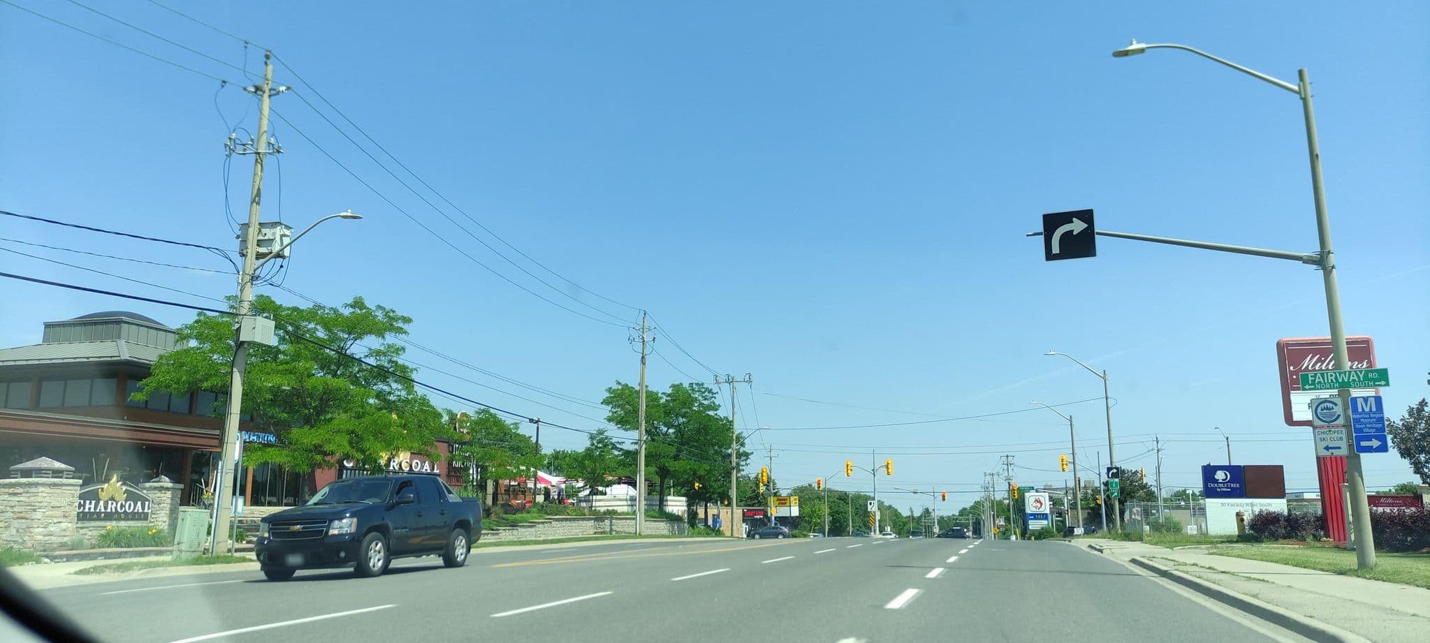 Street view near Radisson Hotel Kitchener Waterloo, Centreville Chicopee — © sun00 (CC BY-SA · Mapillary)