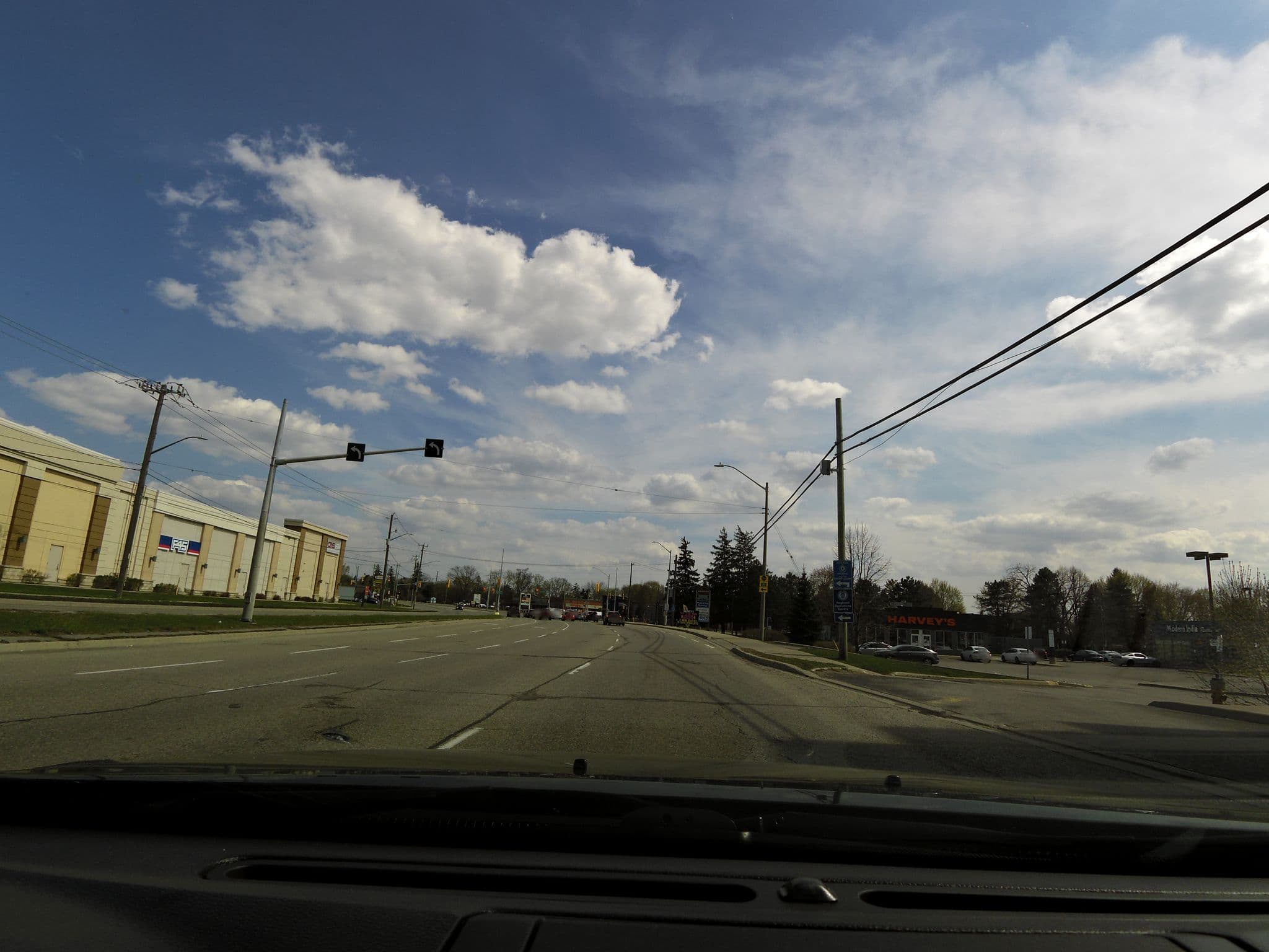 Street view near Hampton Inn & Suites by Hilton Kitchener, Lower Doon — © kevo (CC BY-SA · Mapillary)