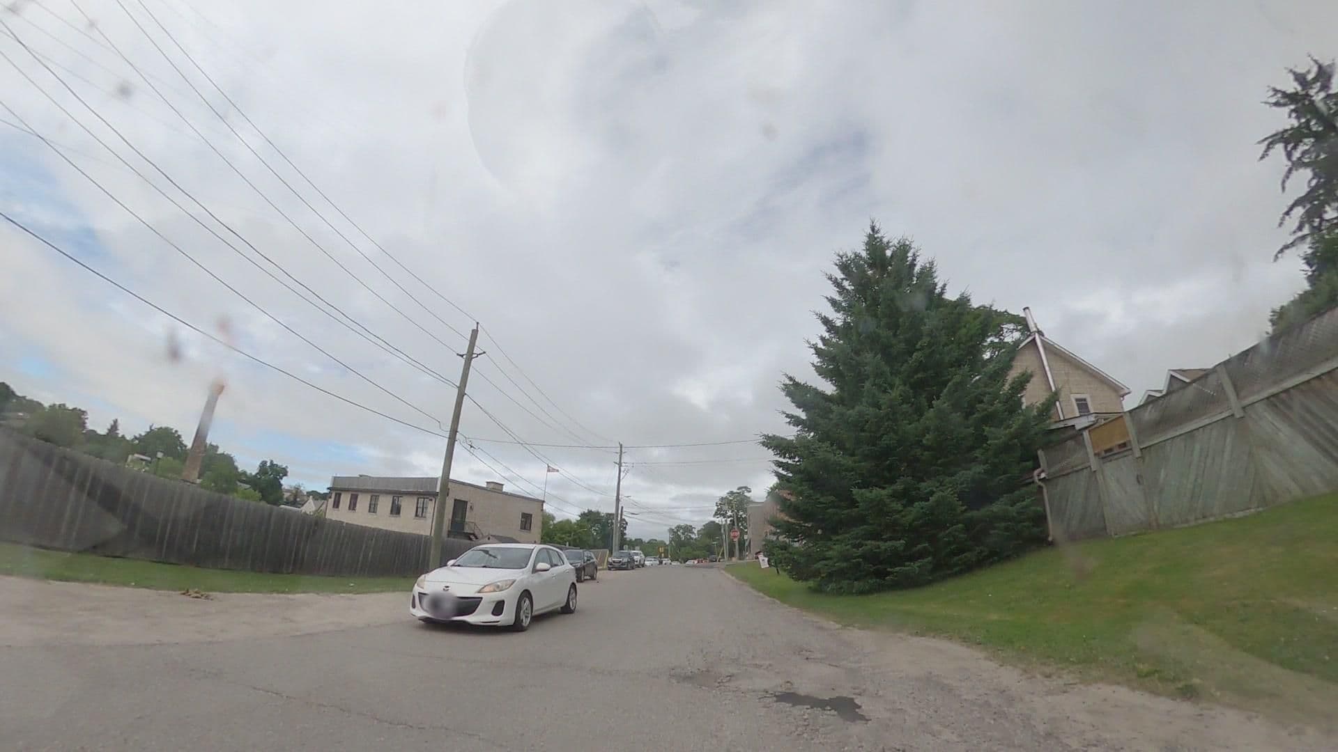 Street view near Blinkers Bed & Breakfast, Elora — © paralaxita (CC BY-SA · Mapillary)