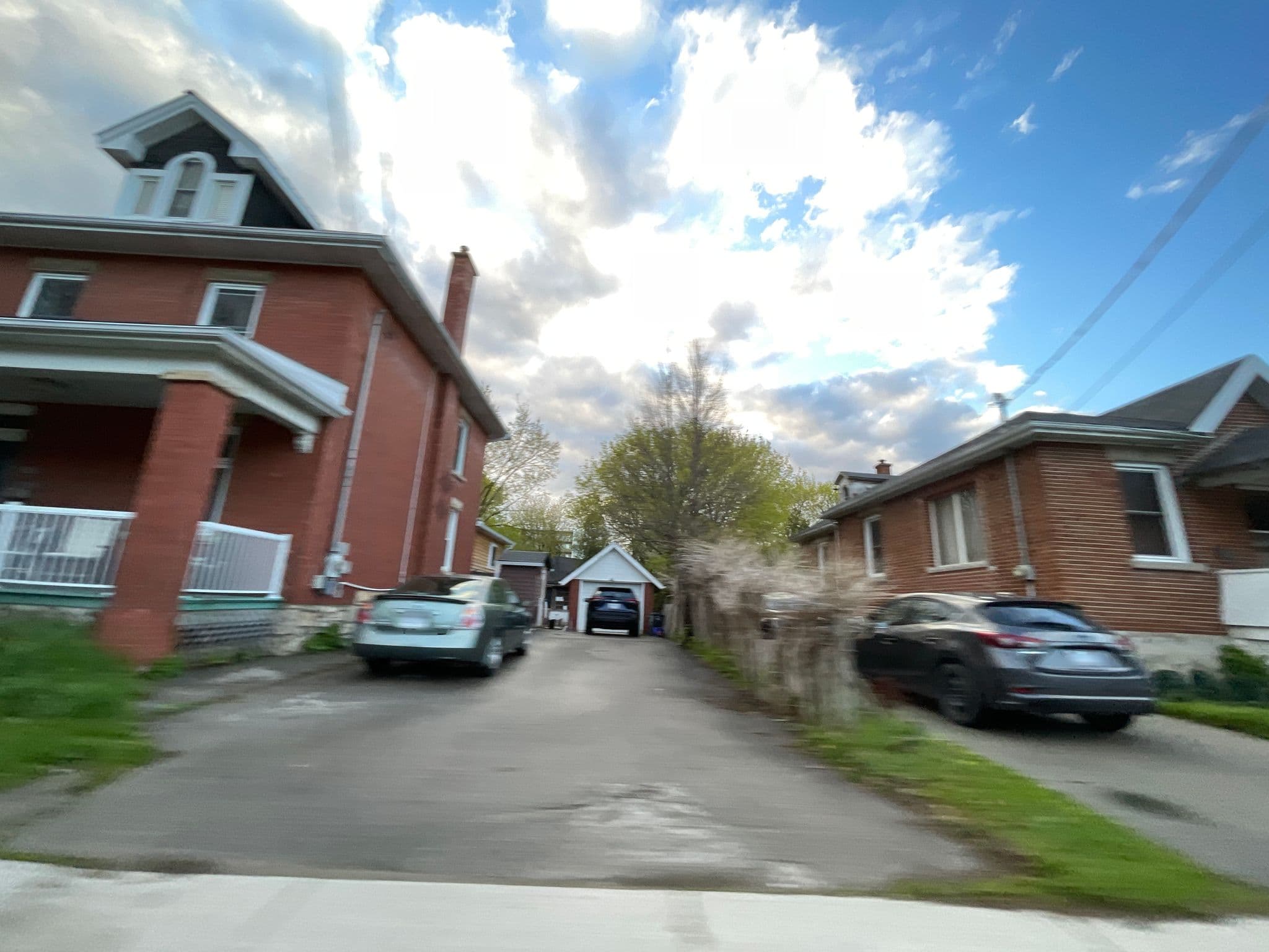 Street view near Orchid Farm, Guelph — © privateacorn (CC BY-SA · Mapillary)