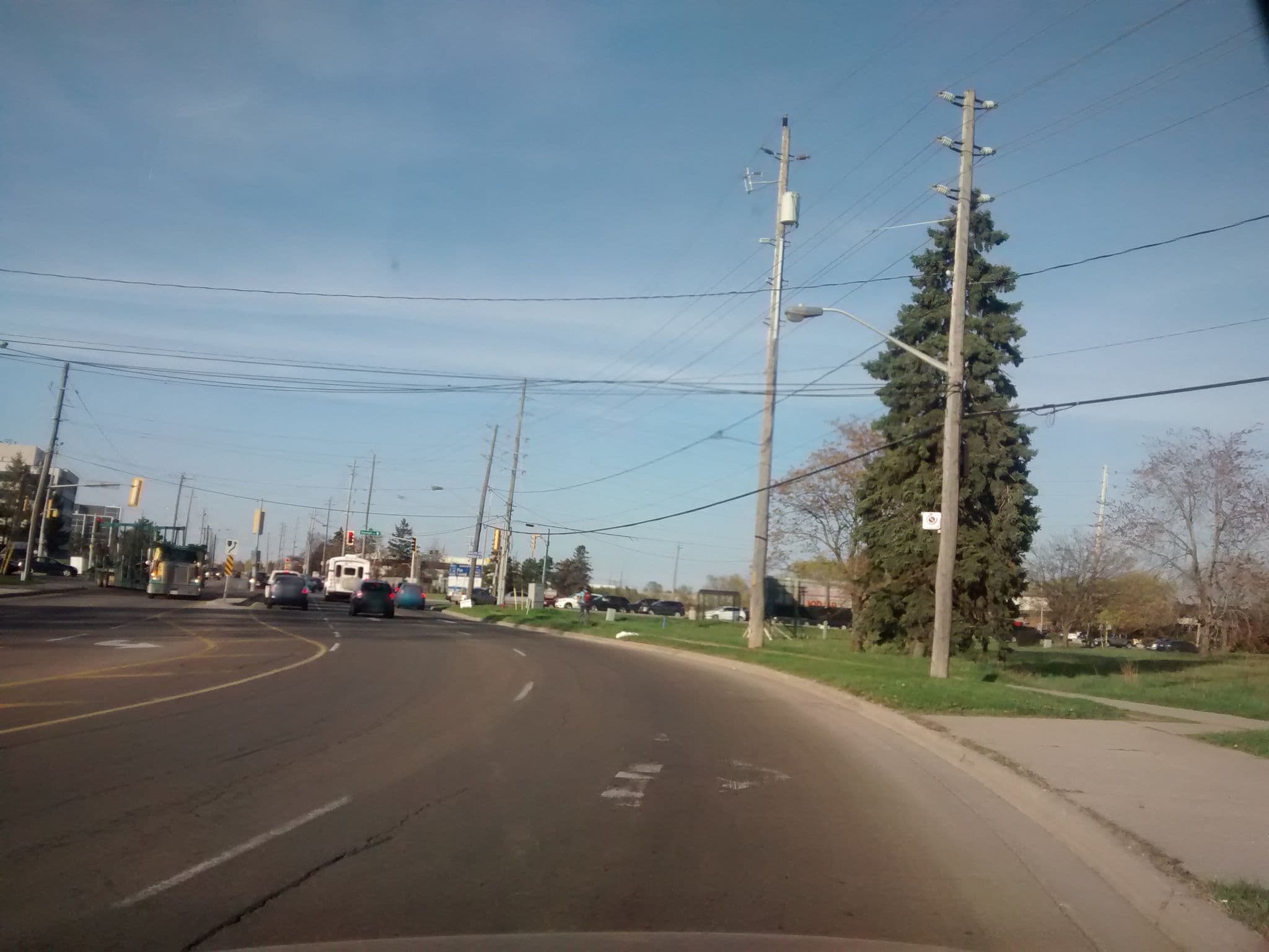 Street view near Royal Reef Resort, Burlington — © keverets (CC BY-SA · Mapillary)