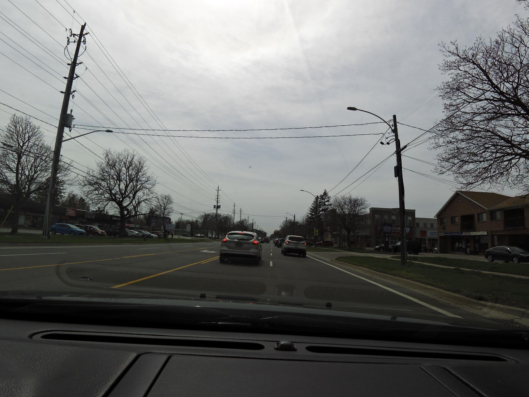 Street view near Knights Inn Burlington, Waterdown — © kevo (CC BY-SA · Mapillary)