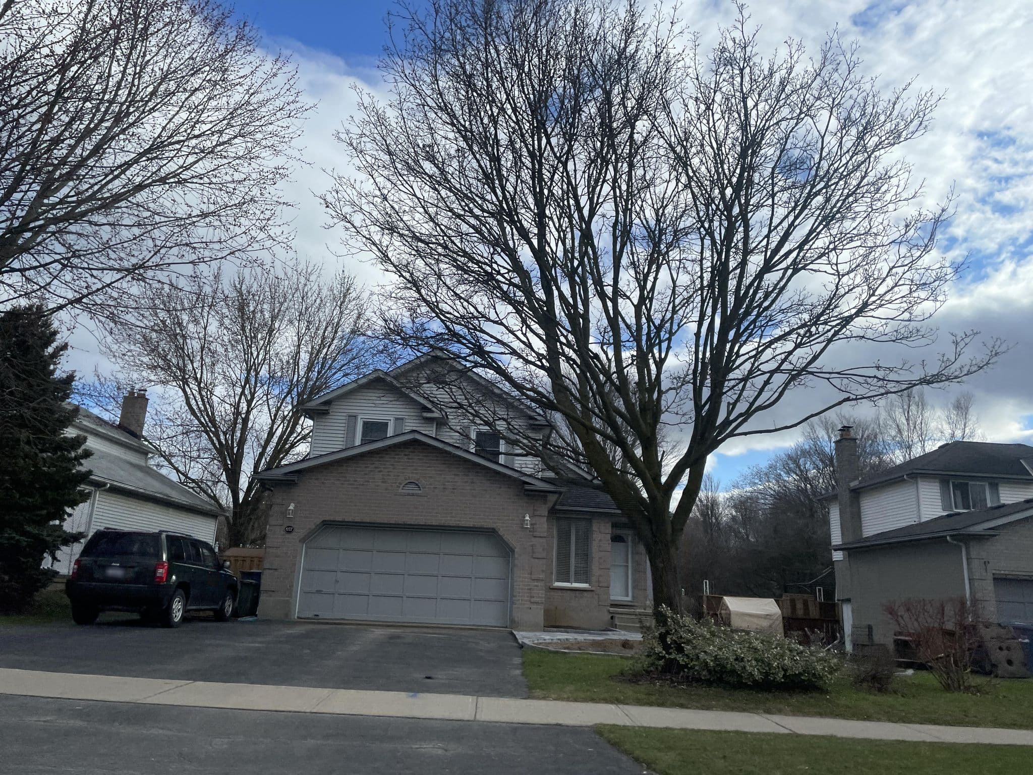 Street view near Happy Land, Guelph — © privateacorn (CC BY-SA · Mapillary)