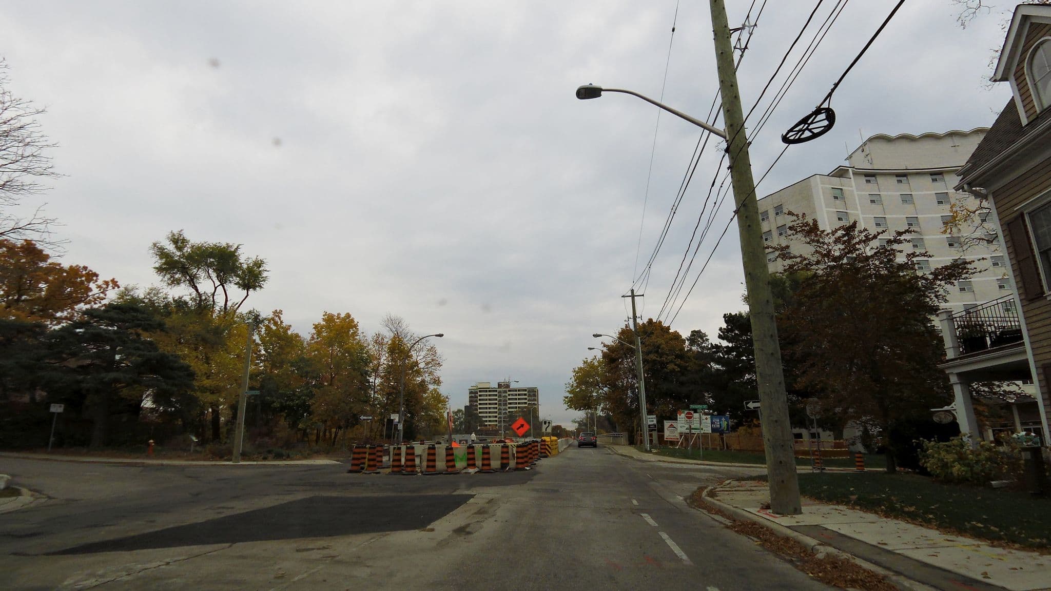 Street view near Walnut House B&B, Oakville — © bootprint (CC BY-SA · Mapillary)