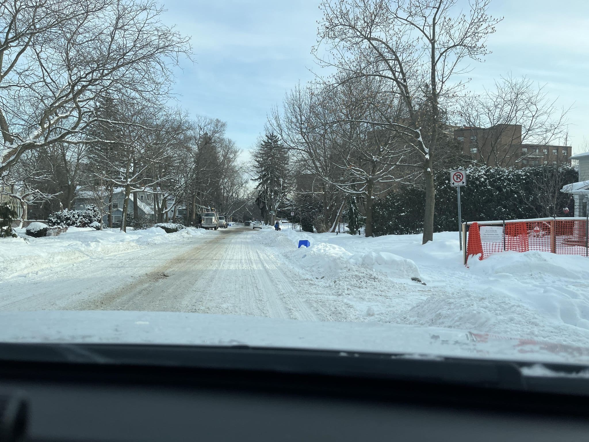 Street view near Melfort Cottage Bed & Breakfast, Oakville — © gonzaloms00 (CC BY-SA · Mapillary)
