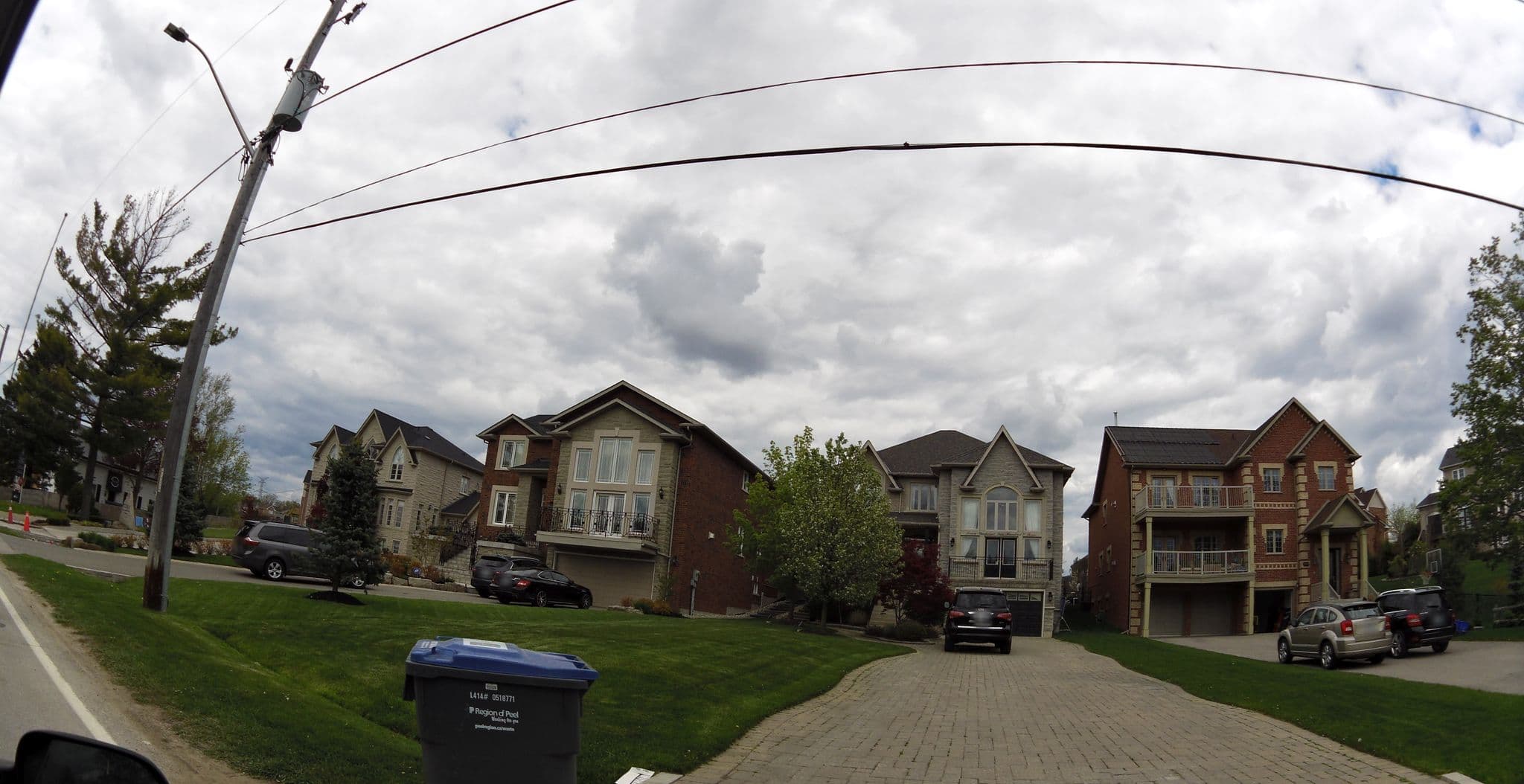 Street view near Southern Ontario Cottage, Brampton — © bootprint (CC BY-SA · Mapillary)