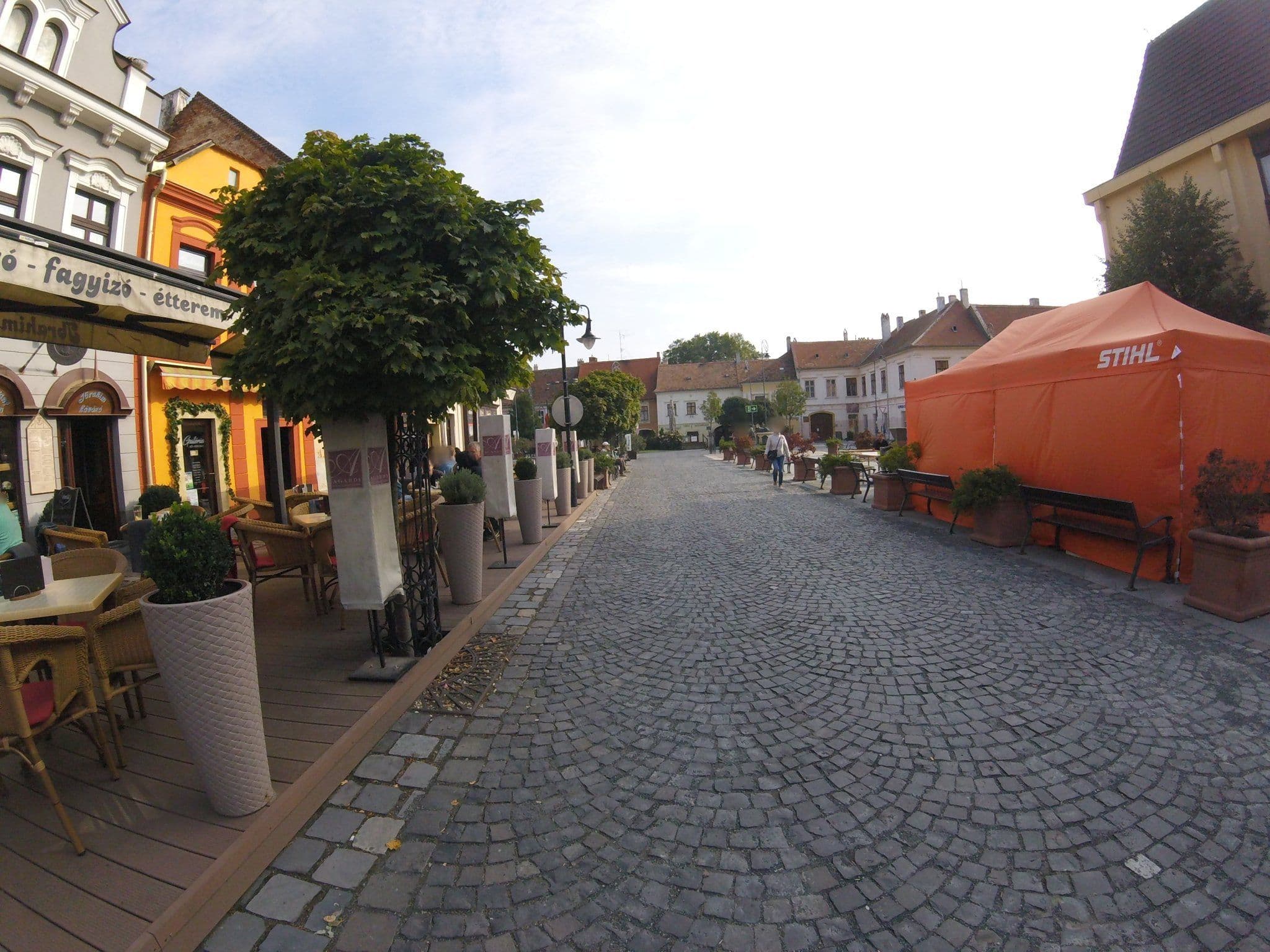 Street view near Portré étterem és panzió, Kőszeg — © utvonalfelmeresek (CC BY-SA · Mapillary)
