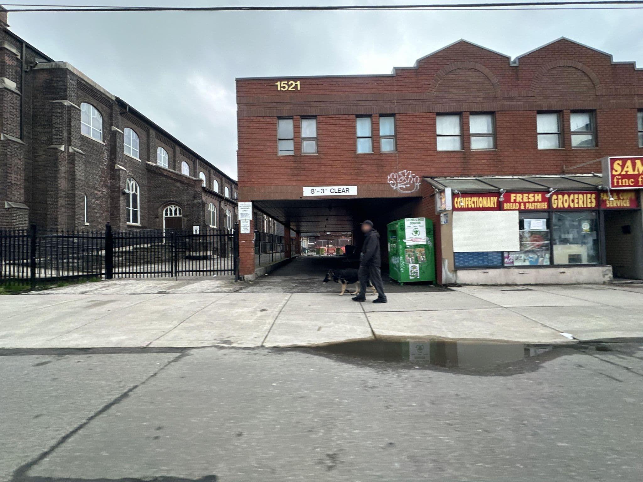 Street view near Queen West Hotel, South Parkdale — © quickness805 (CC BY-SA · Mapillary)