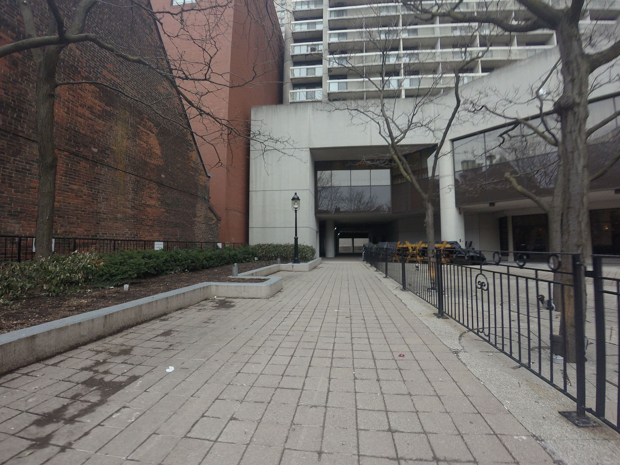 Street view near Chelsea Hotel Pool, Bay Street Corridor — © hshearer (CC BY-SA · Mapillary)
