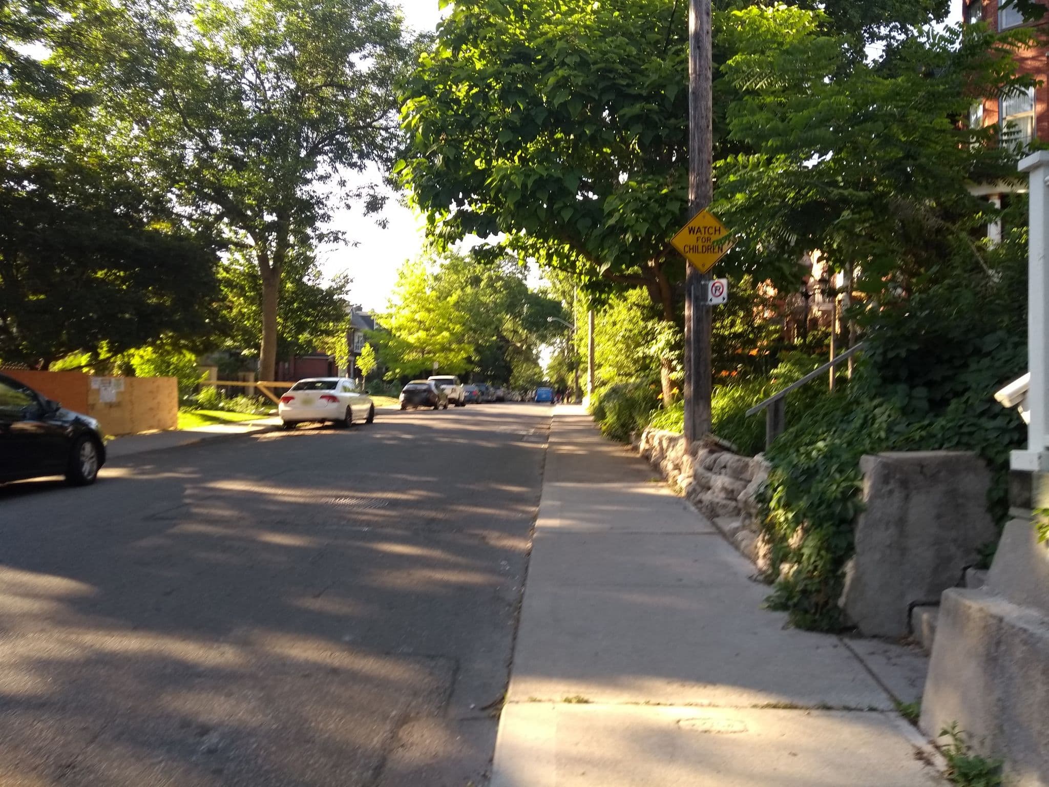 Street view near Bonnevue Manor, South Parkdale — © jarekp (CC BY-SA · Mapillary)