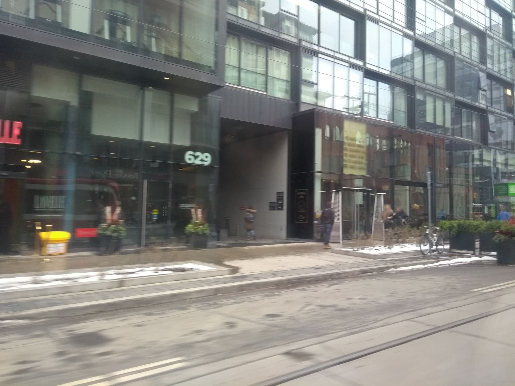 Street view near Travelodge Toronto Downtown West, Niagara — © jarekp (CC BY-SA · Mapillary)