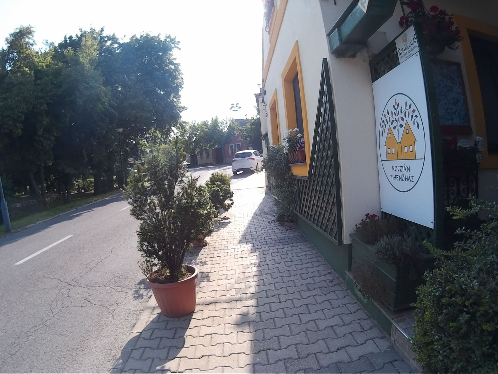 Street view near Kóczián Pihenőház, Kőszeg — © heyjoe (CC BY-SA · Mapillary)