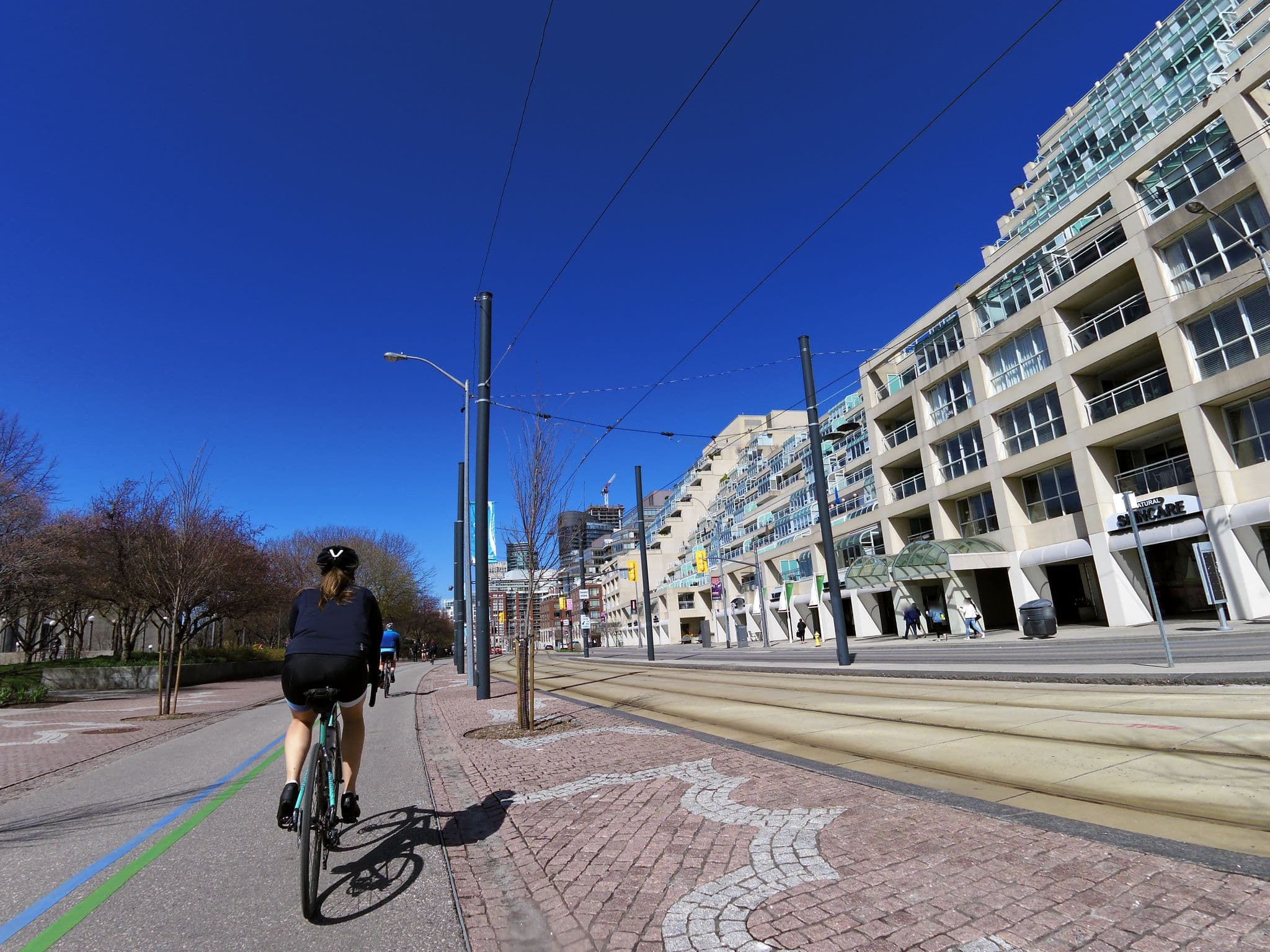 Street view near Making Waves Boatel, Waterfront Communities-The Island — © kevo (CC BY-SA · Mapillary)