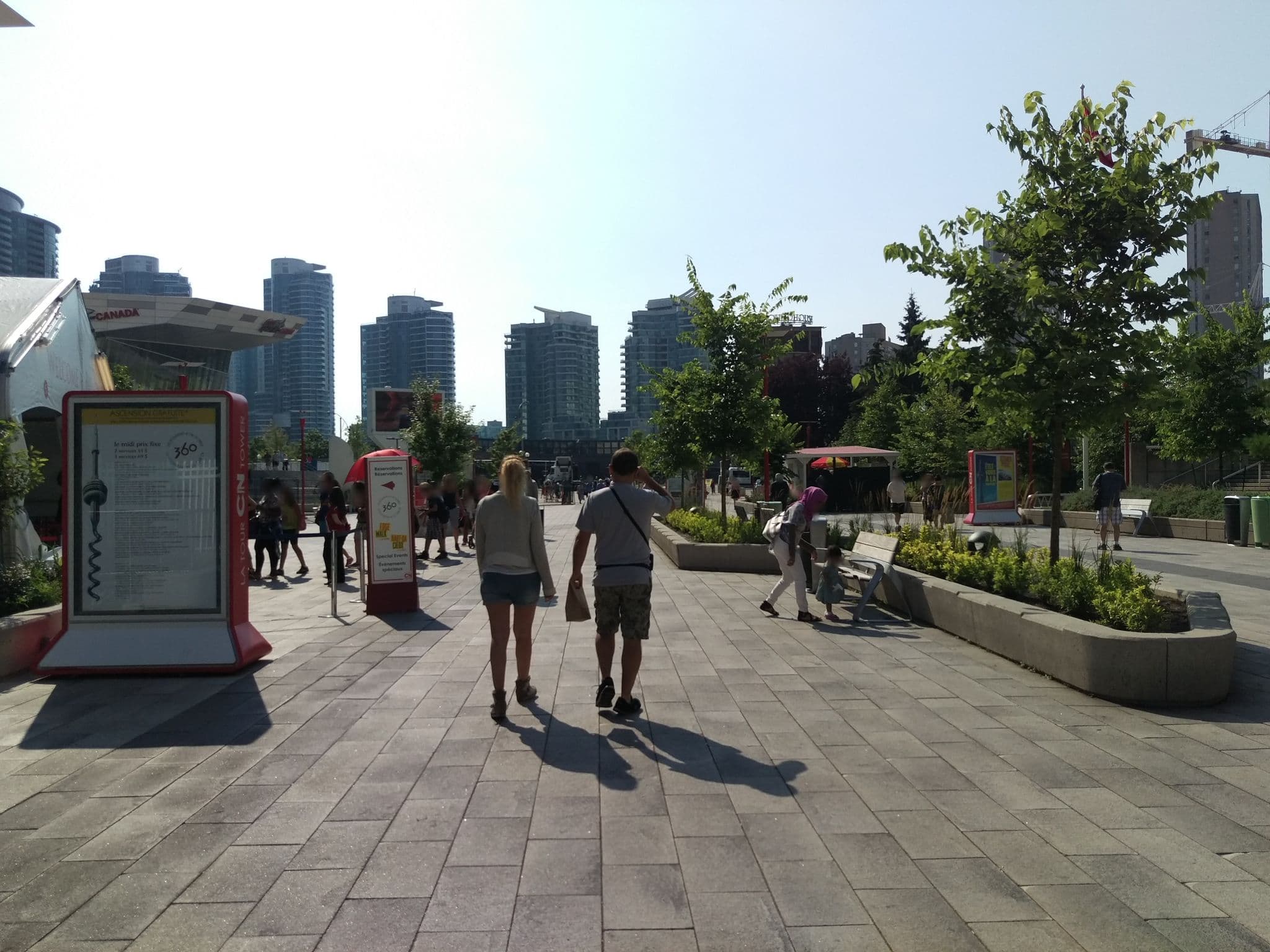Street view near Concierge Key Airbnb, Waterfront Communities-The Island — © aceini (CC BY-SA · Mapillary)