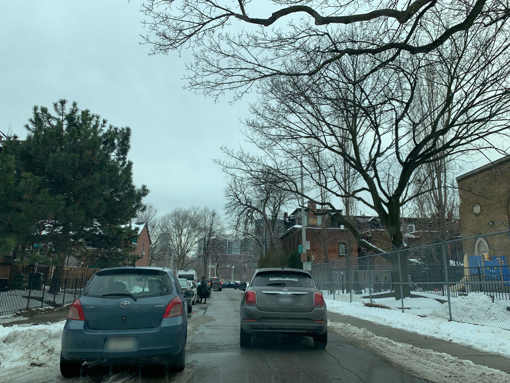Street view near Pembroke Inn, Moss Park — © mdrive (CC BY-SA · Mapillary)