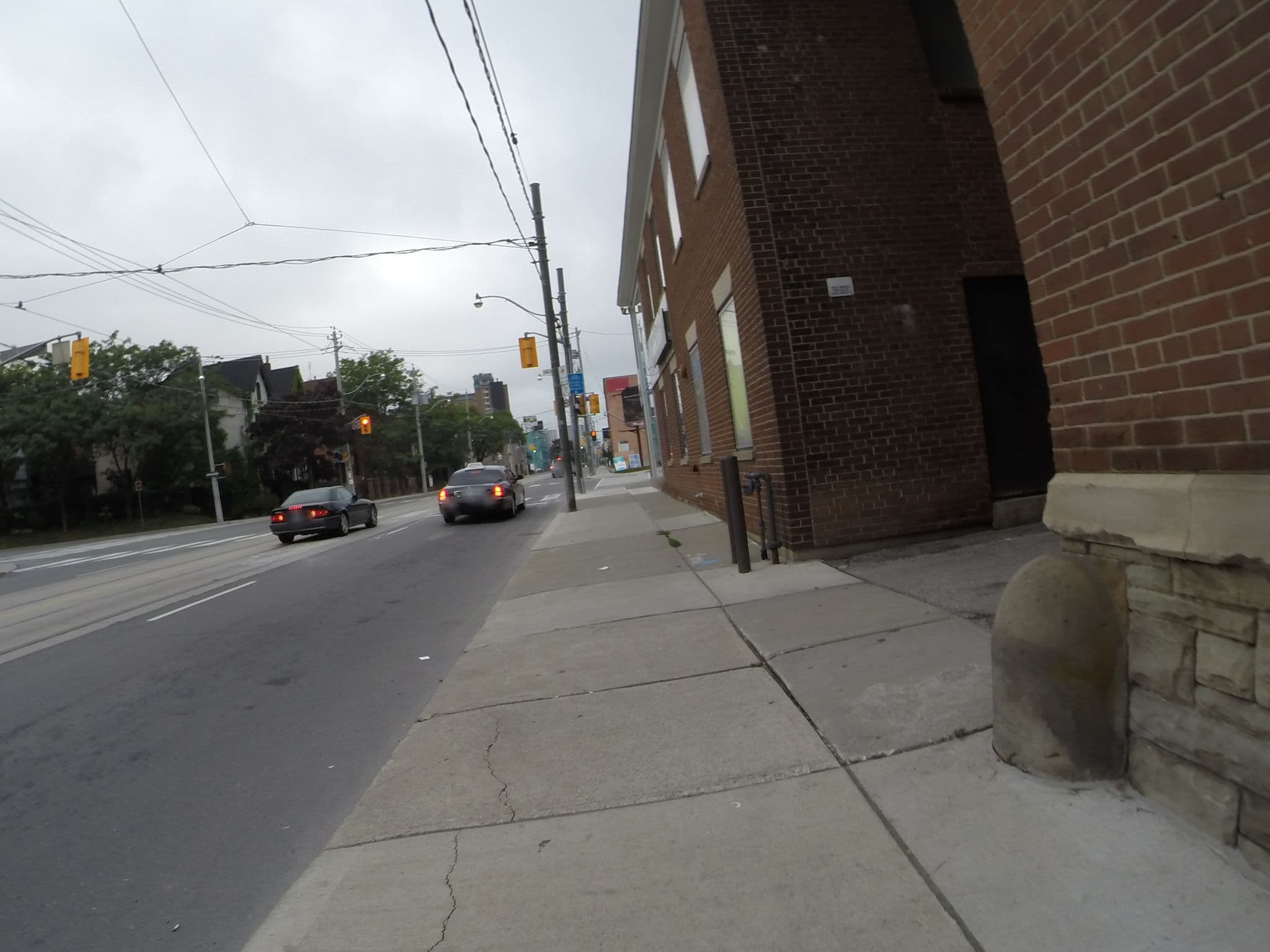 Street view near Red Lion Inn, Moss Park — © to_ (CC BY-SA · Mapillary)