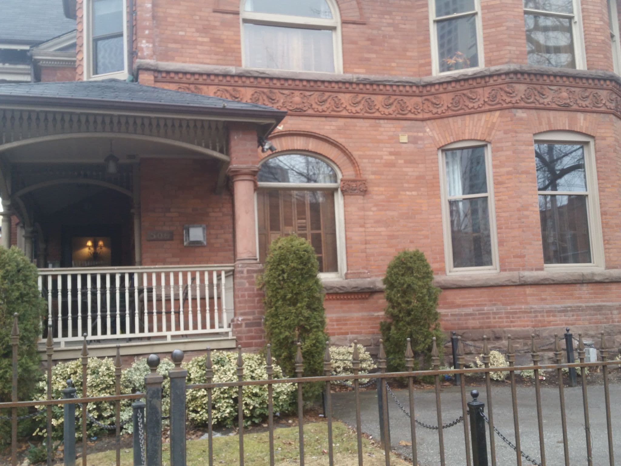 Street view near Cawthra Square Bed & Breakfast, North St.James Town — © rps333 (CC BY-SA · Mapillary)