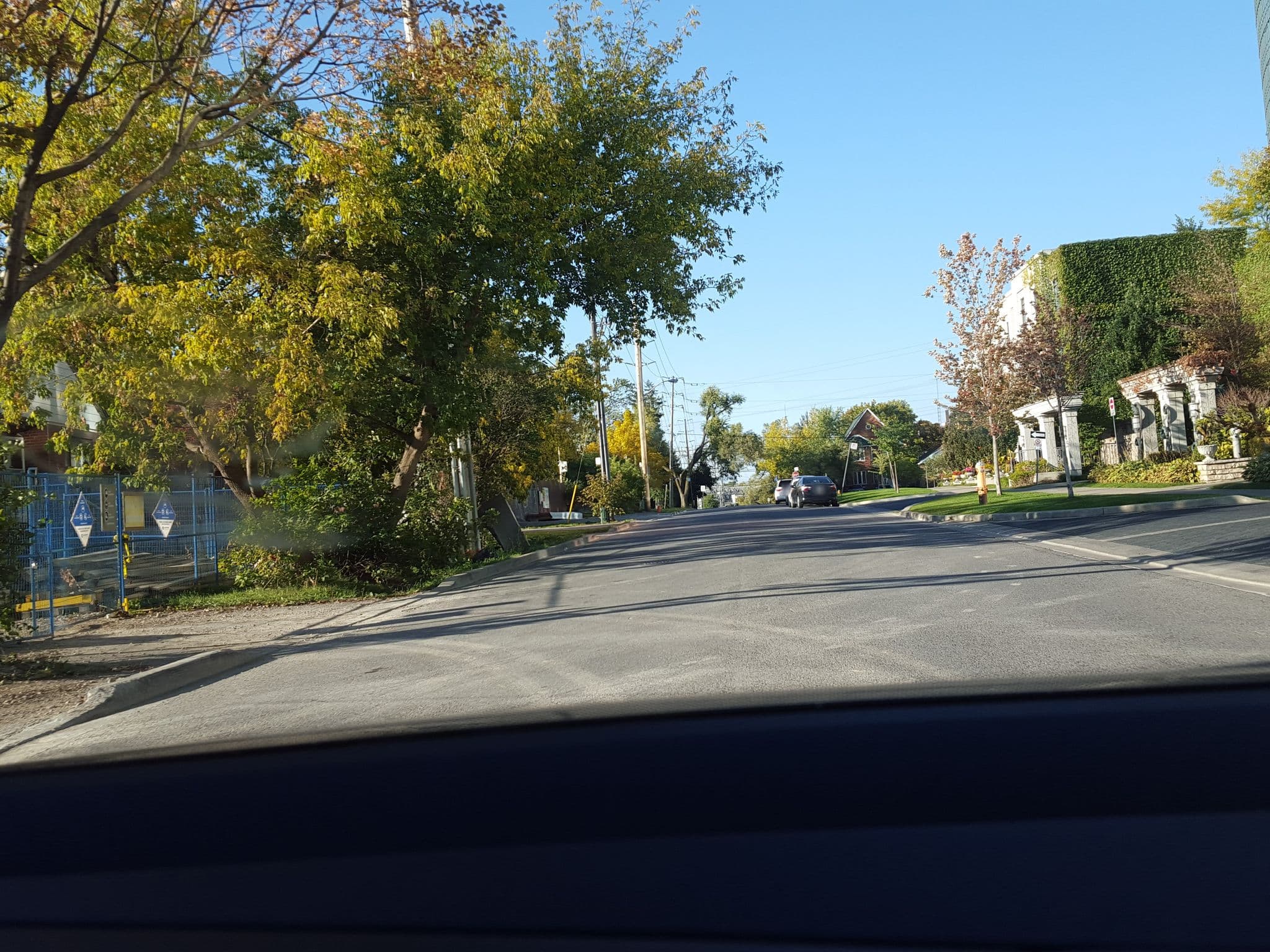 Street view near Delsuites Merdian, Newtonbrook West — © andrewpmk (CC BY-SA · Mapillary)