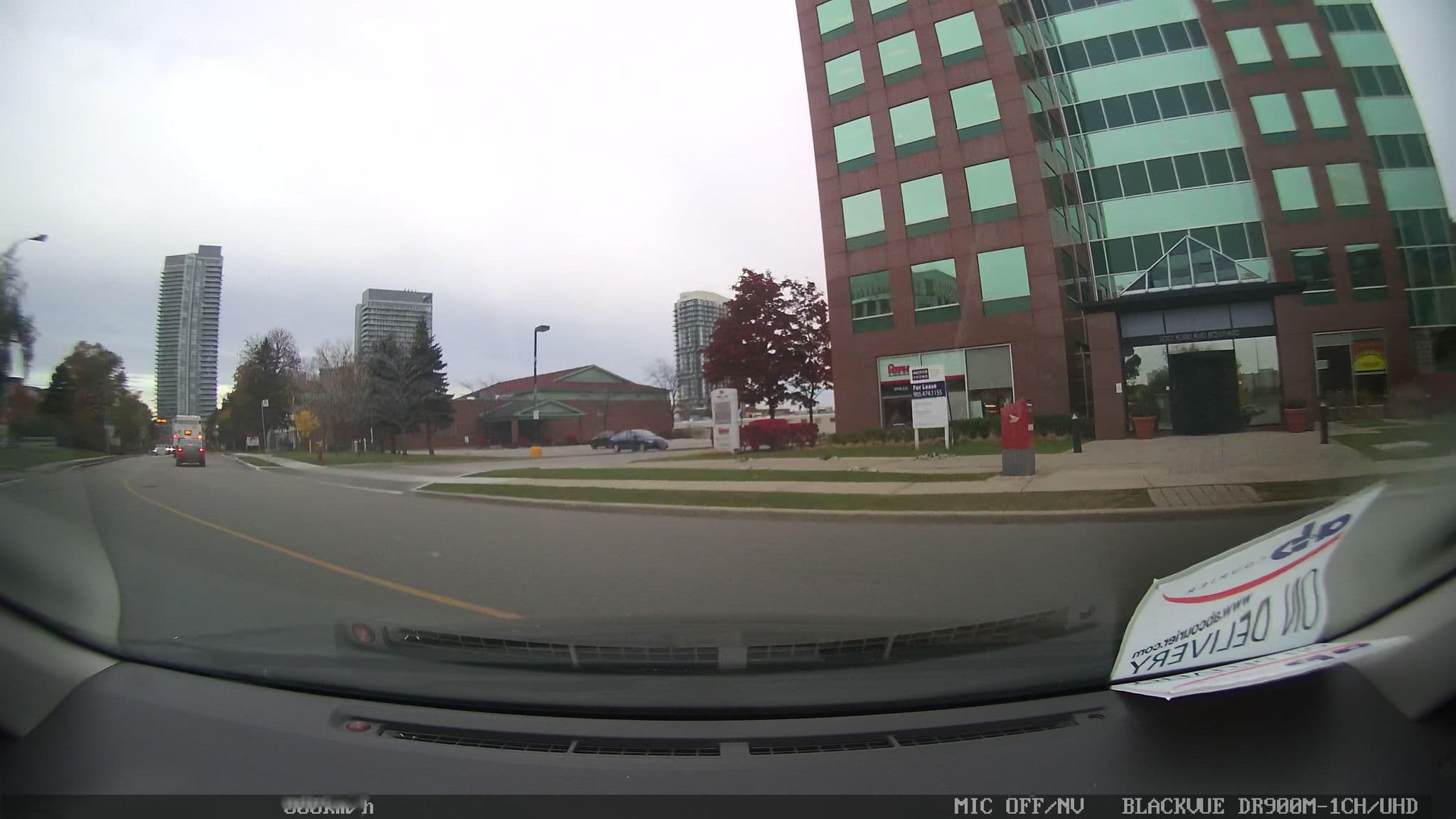 Street view near Yorkland Bistro, Henry Farm — © abcourier (CC BY-SA · Mapillary)