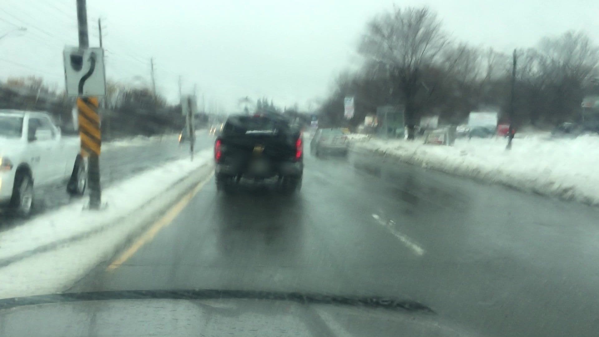 Street view near Moodies Motor Inn, Ajax — © lvl5 (CC BY-SA · Mapillary)