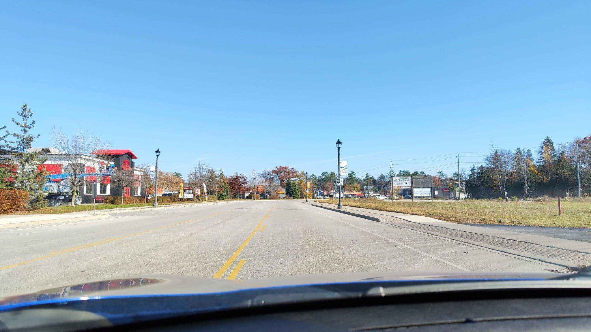 Street view near Bon Air Motel, Wasaga Beach — © raptureboi (CC BY-SA · Mapillary)