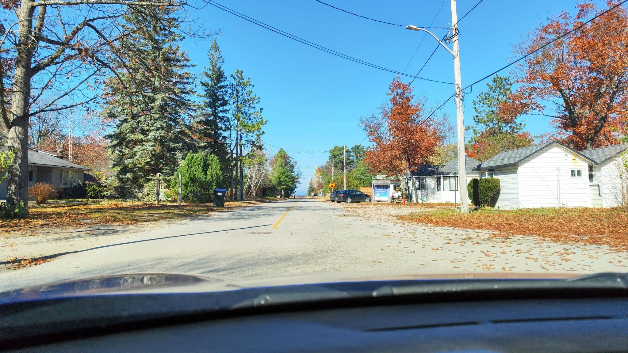 Street view near Bay Village Cottages, Wasaga Beach — © raptureboi (CC BY-SA · Mapillary)