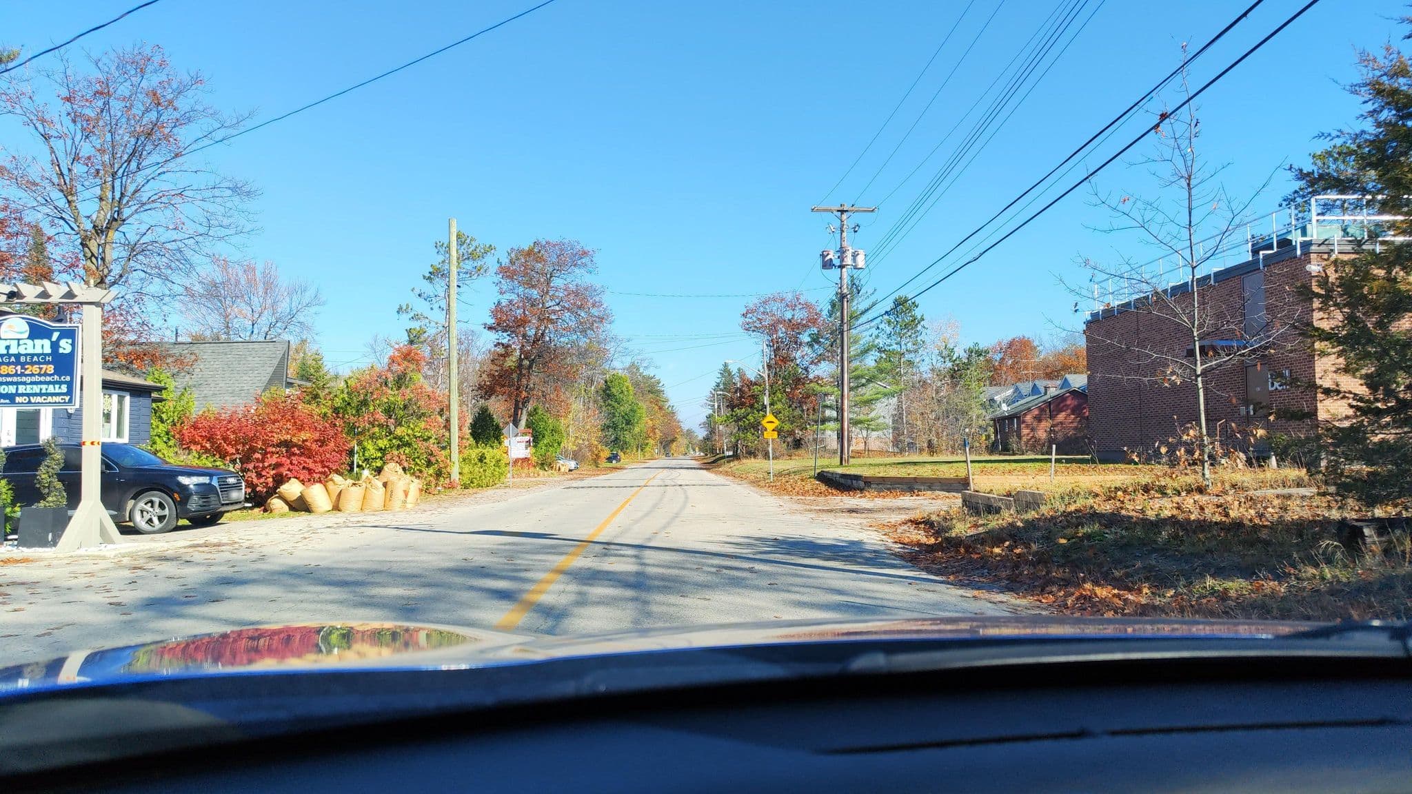 Street view near Adrian’s Wasaga Beach, Wasaga Beach — © raptureboi (CC BY-SA · Mapillary)