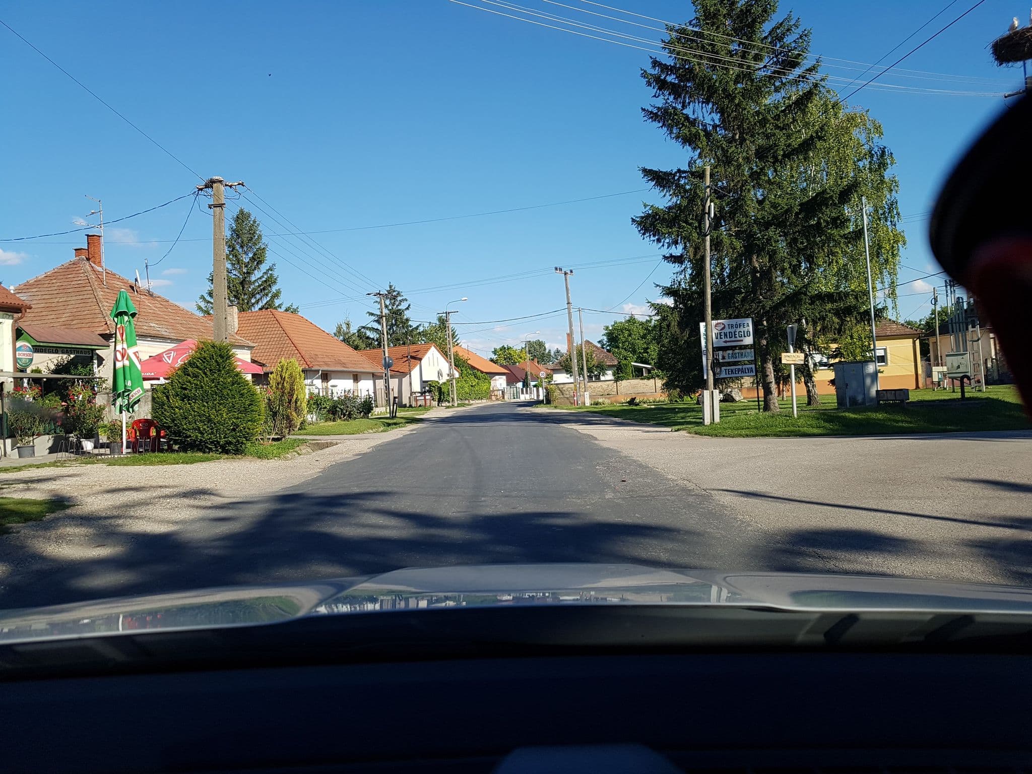 Street view near Trófea Vendéglő és Tekéző, Halászi — © grin (CC BY-SA · Mapillary)