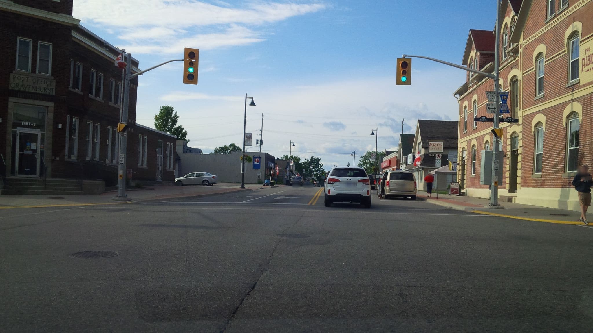 Street view near Skyways Motel, Gravenhurst — © kevo (CC BY-SA · Mapillary)