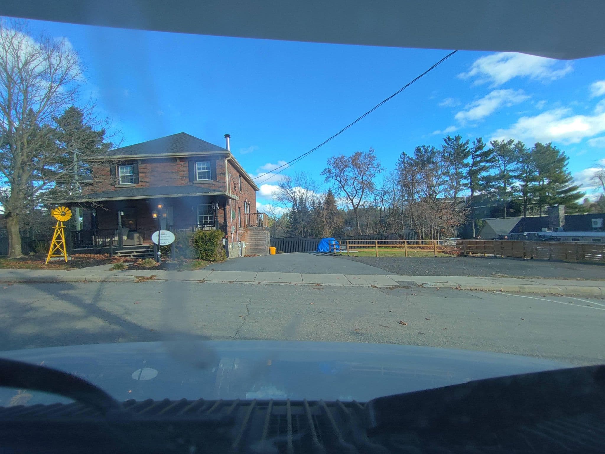 Street view near Inn At The Falls, Bracebridge — © kibour (CC BY-SA · Mapillary)