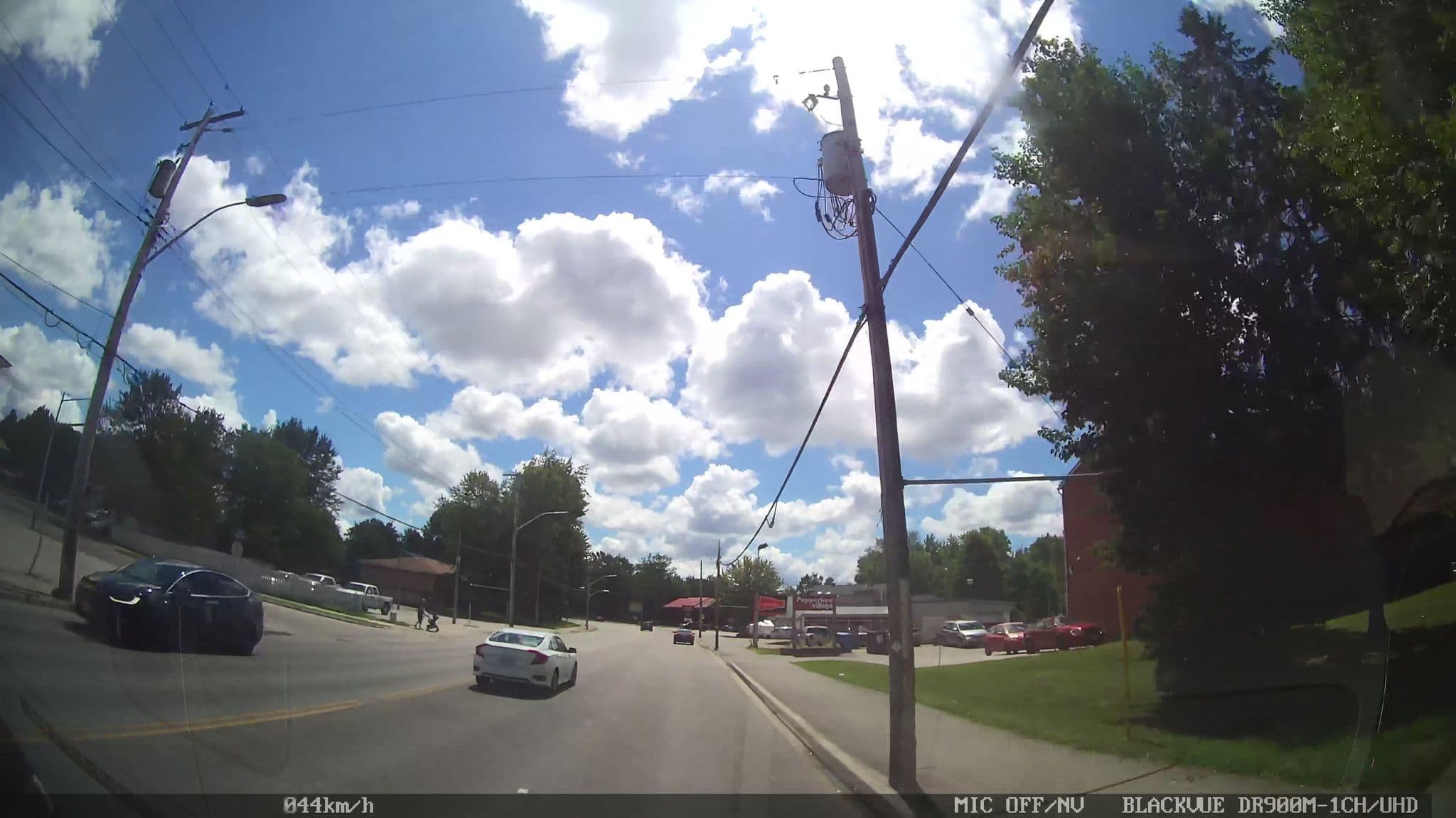 Street view near Lincoln Inn, North Bay — © rps333 (CC BY-SA · Mapillary)