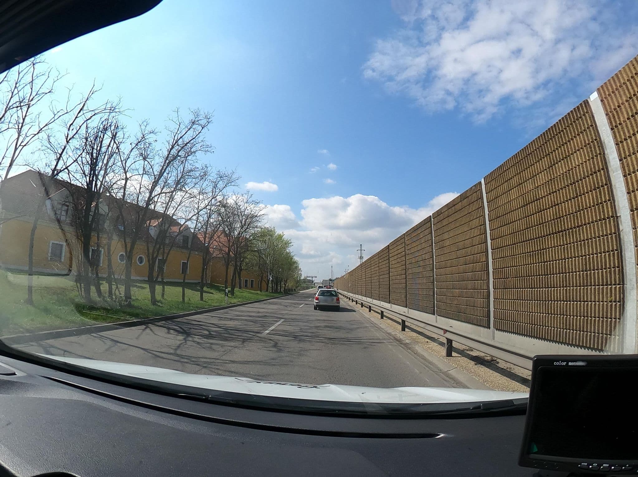 Street view near Gastland M0, Csepel-Háros — © vst (CC BY-SA · Mapillary)