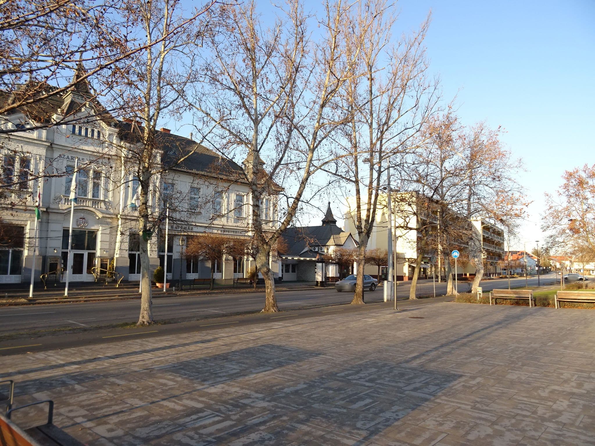 Street view near Szarvas Hotel, Kiskőrös — © izsolt (CC BY-SA · Mapillary)
