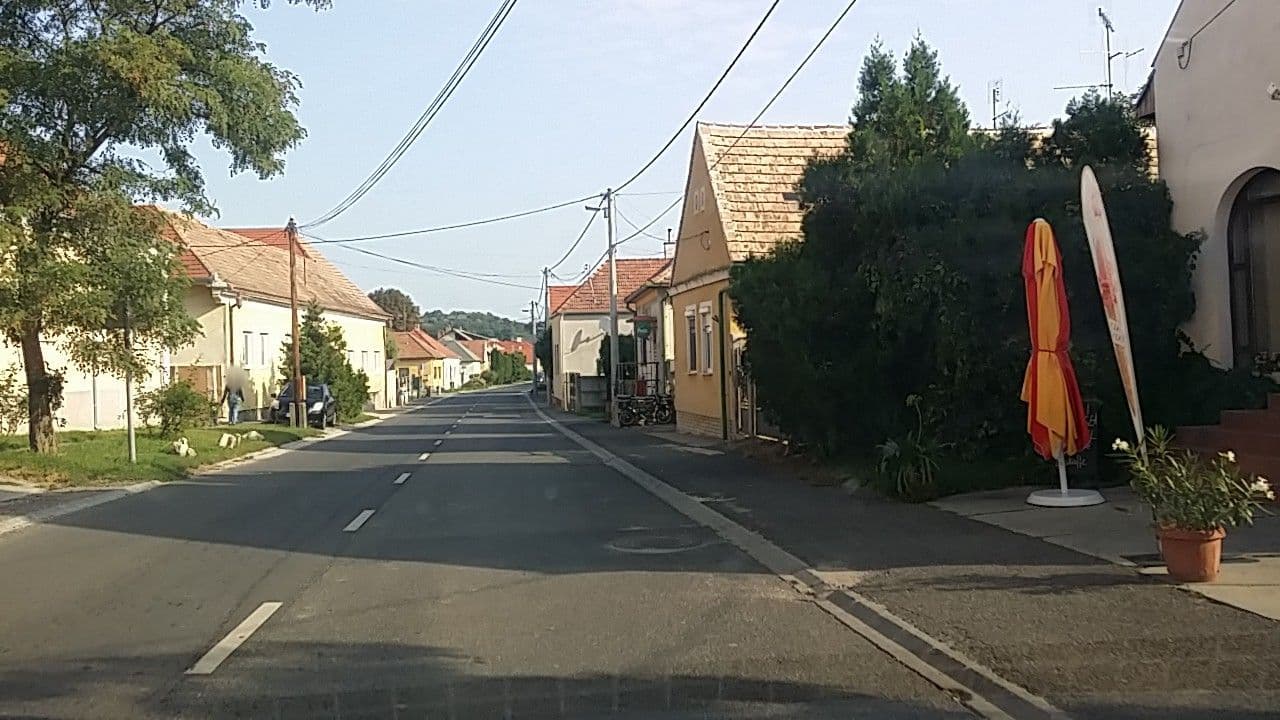 Street view near Krokodil, Harka — © utvonalfelmeresek (CC BY-SA · Mapillary)