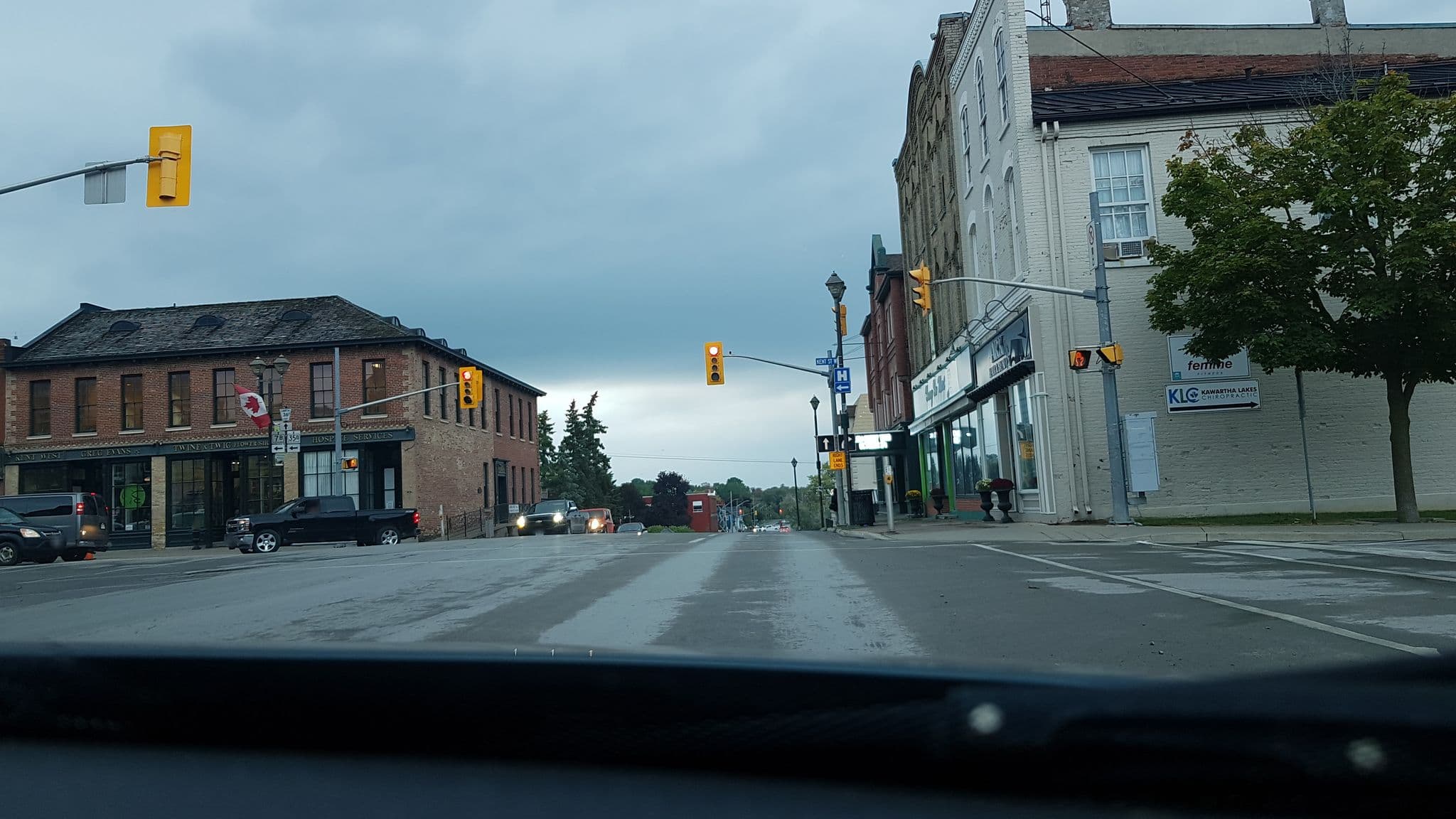 Street view near Sandy Beach Cottages, Lindsay — © elgaard (CC BY-SA · Mapillary)