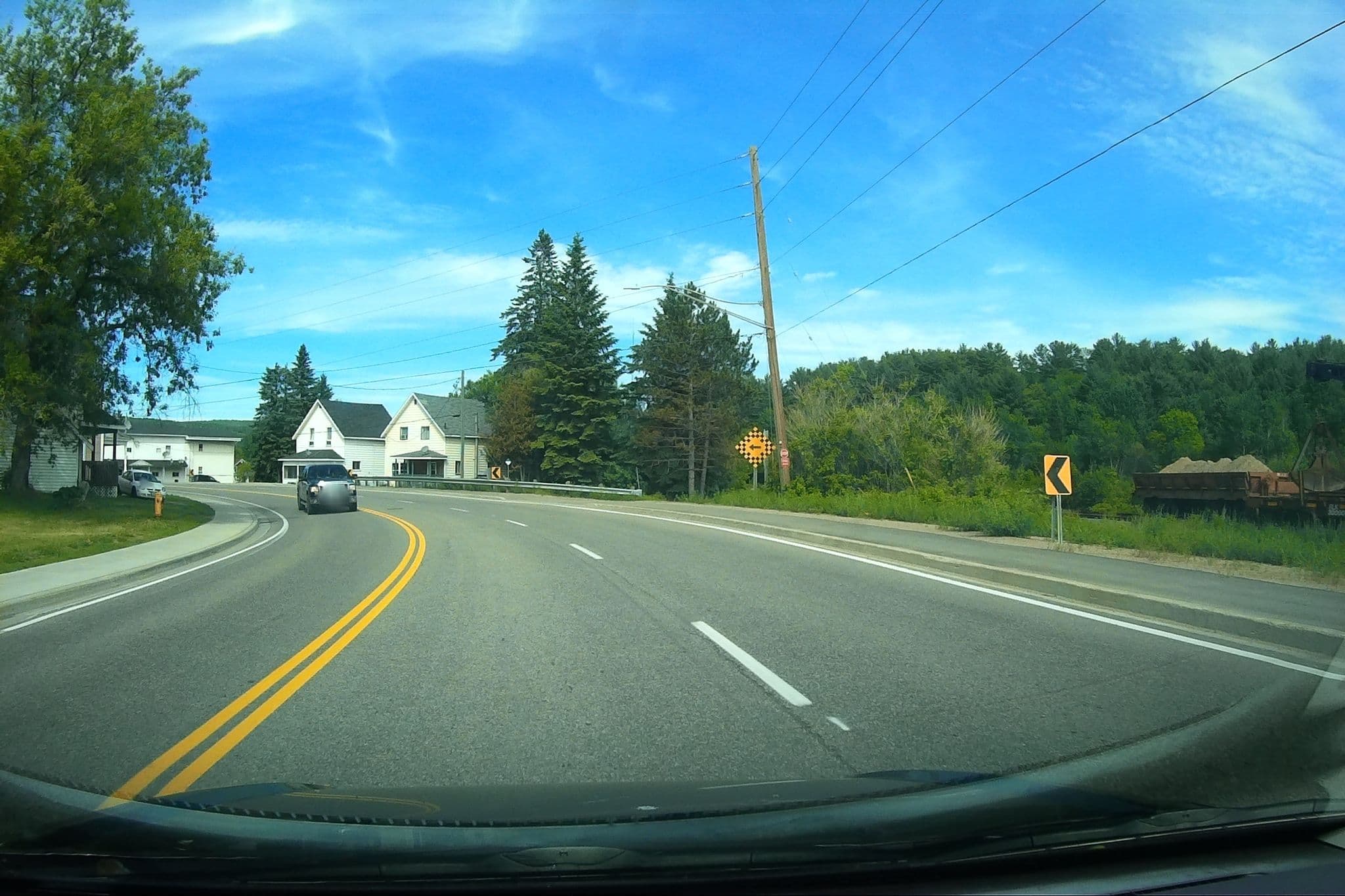 Street view near L'Auberge des Pionniers, Mattawa — © didymops (CC BY-SA · Mapillary)