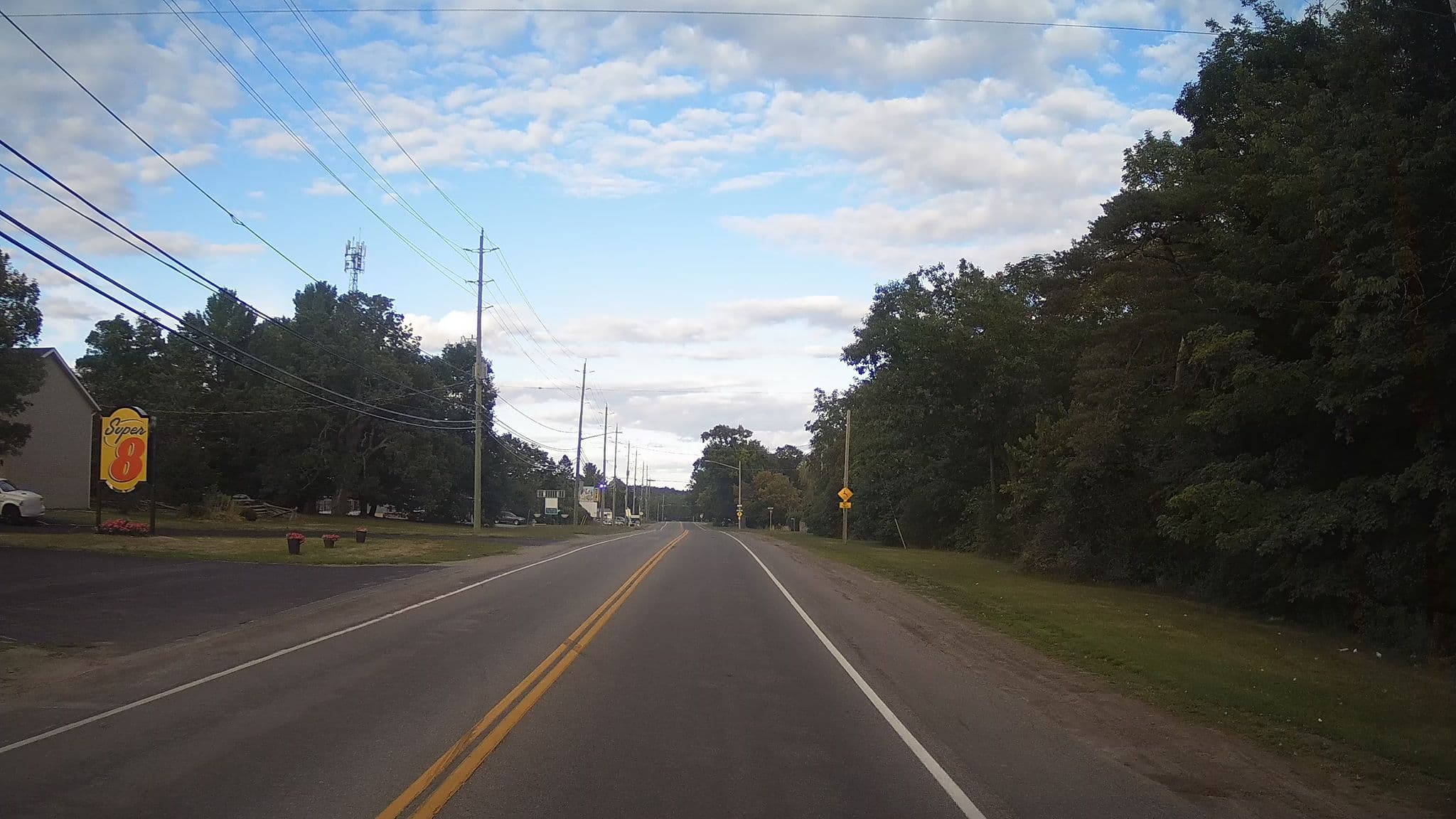 Street view near Executive Inn & Suites, Kingston — © rps333 (CC BY-SA · Mapillary)