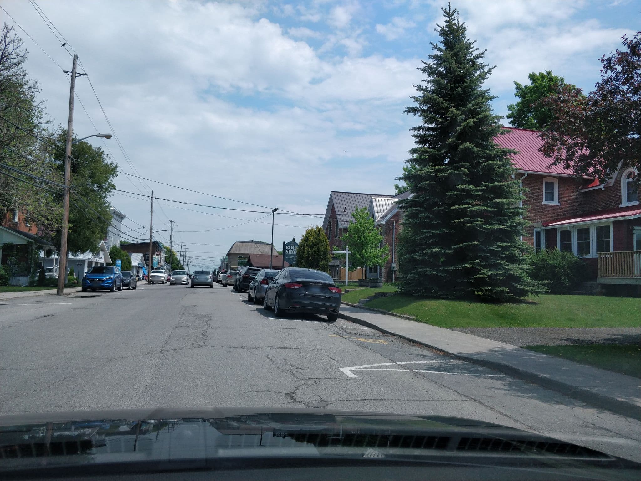 Street view near Gingerbread B & B, Sharbot Lake — © undearius (CC BY-SA · Mapillary)