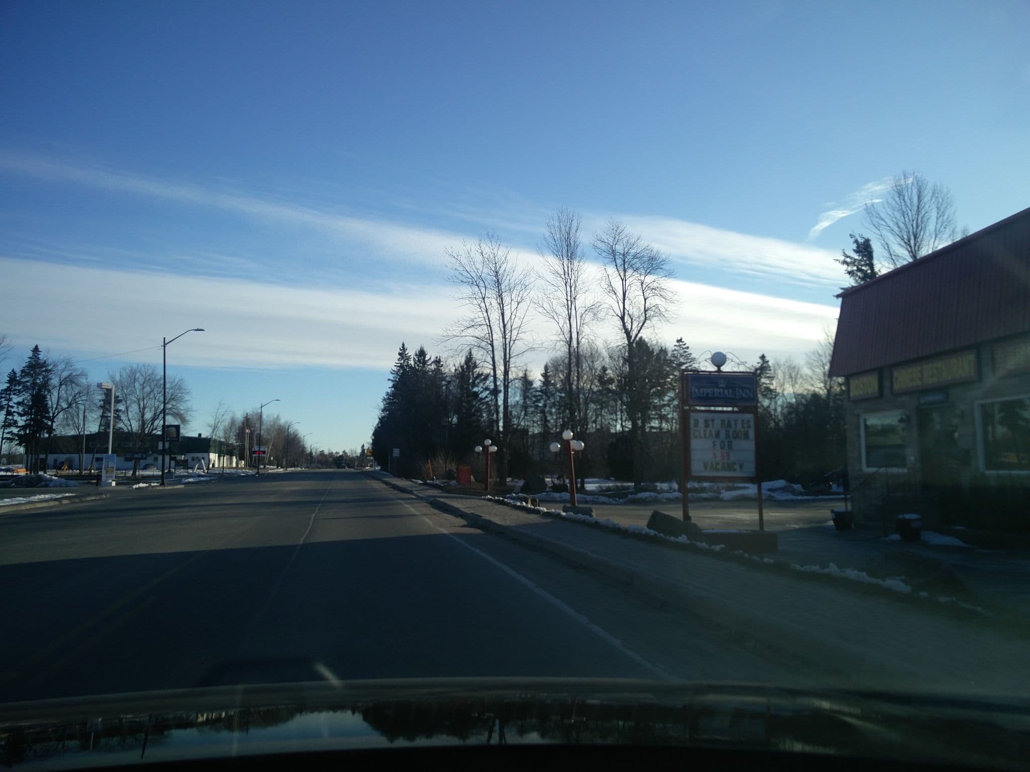 Street view near Travelodge, Gananoque — © undearius (CC BY-SA · Mapillary)